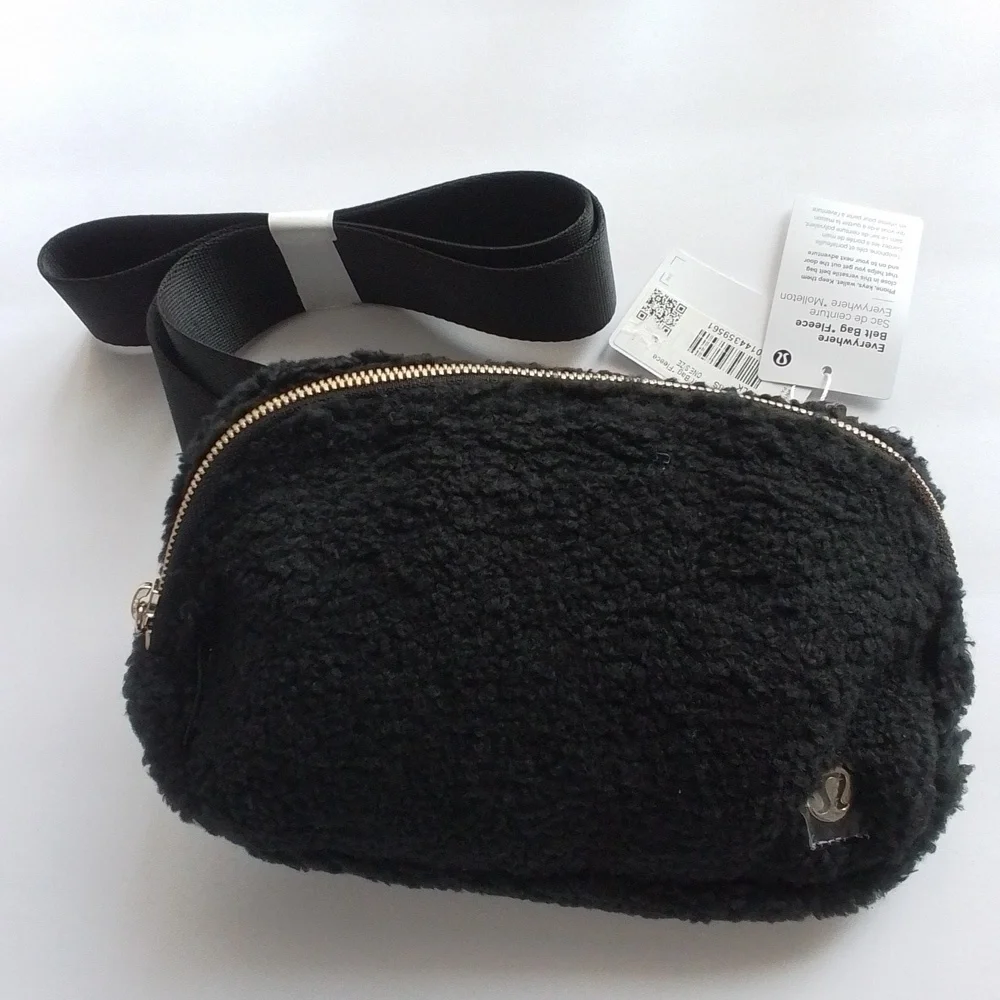 NEW Lululemon Athletica Everywhere Belt Bag Fleece Sherpa Black 1L - Picture 13 of 13